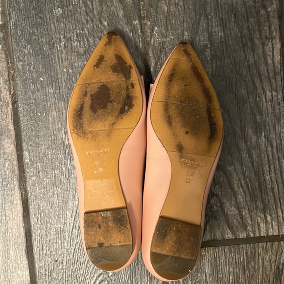 Coach Pointed Toe Pink Bow Flats Warwick
listing-status-banner - Picture 3 of 3
